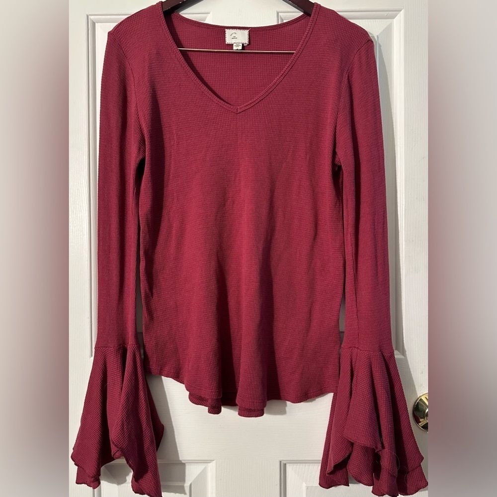 ANTHRO Postmark Feminine Fairy Poet M Cranberry V Neck Flutter Rib Thermal Top